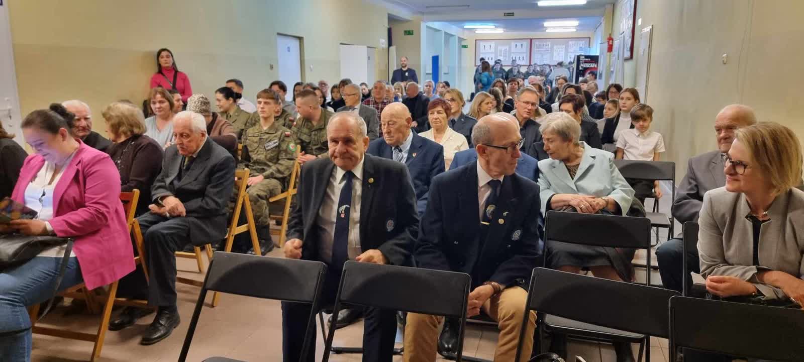 "Co nam przekazują Zesłańcy Sybiru"? Finał konkursowych zmagań uczniów 2 426720636_272411822398052_3287446746404497221_n.jpg