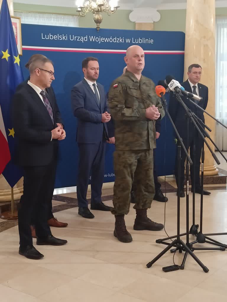 Nie tylko rolnicy. Kolumny wojskowe na drogach regionu 2 IMG20240219090716.jpg