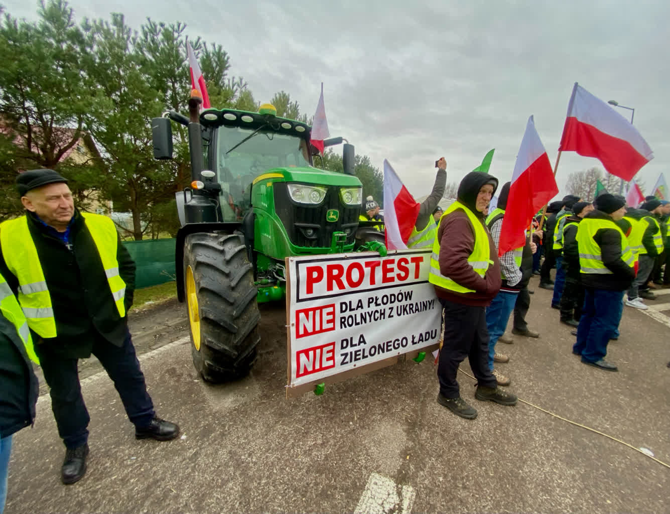 Rolnicy zakończyli protest na trasie Lublin - Warszawa. W innych miejscach wciąż są utrudnienia 2 IMG_1731.jpeg