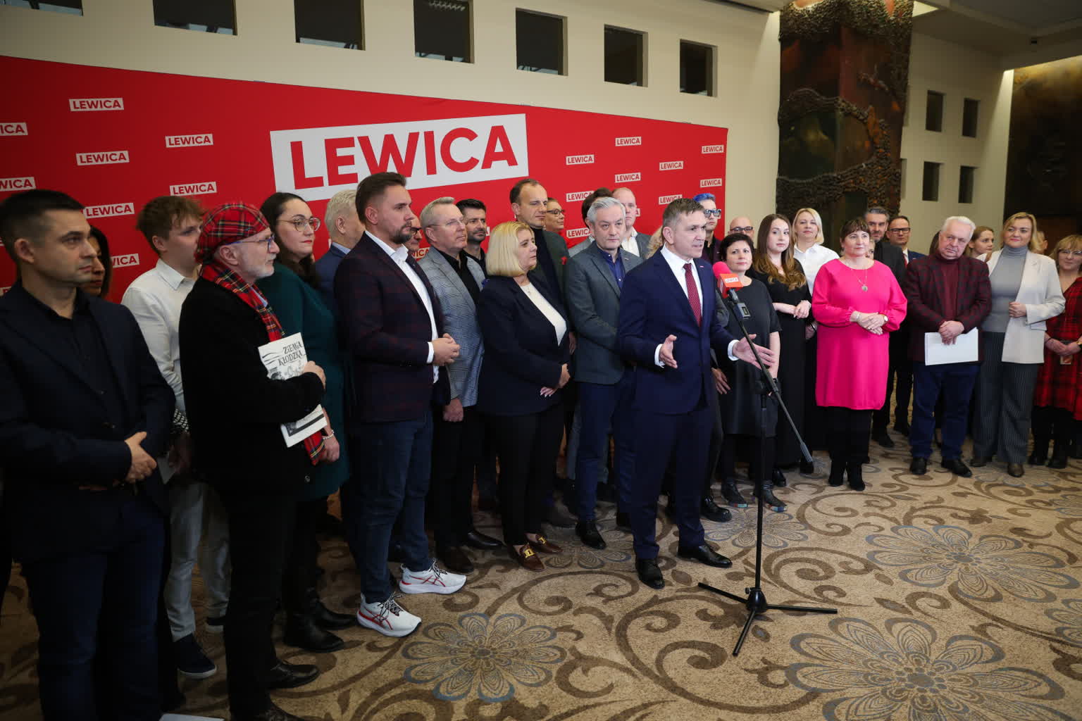 Biedroń: jesteśmy gotowi wystartować w wyborach w szerokiej koalicji partii lewicowych 2 mid-24203112.jpg