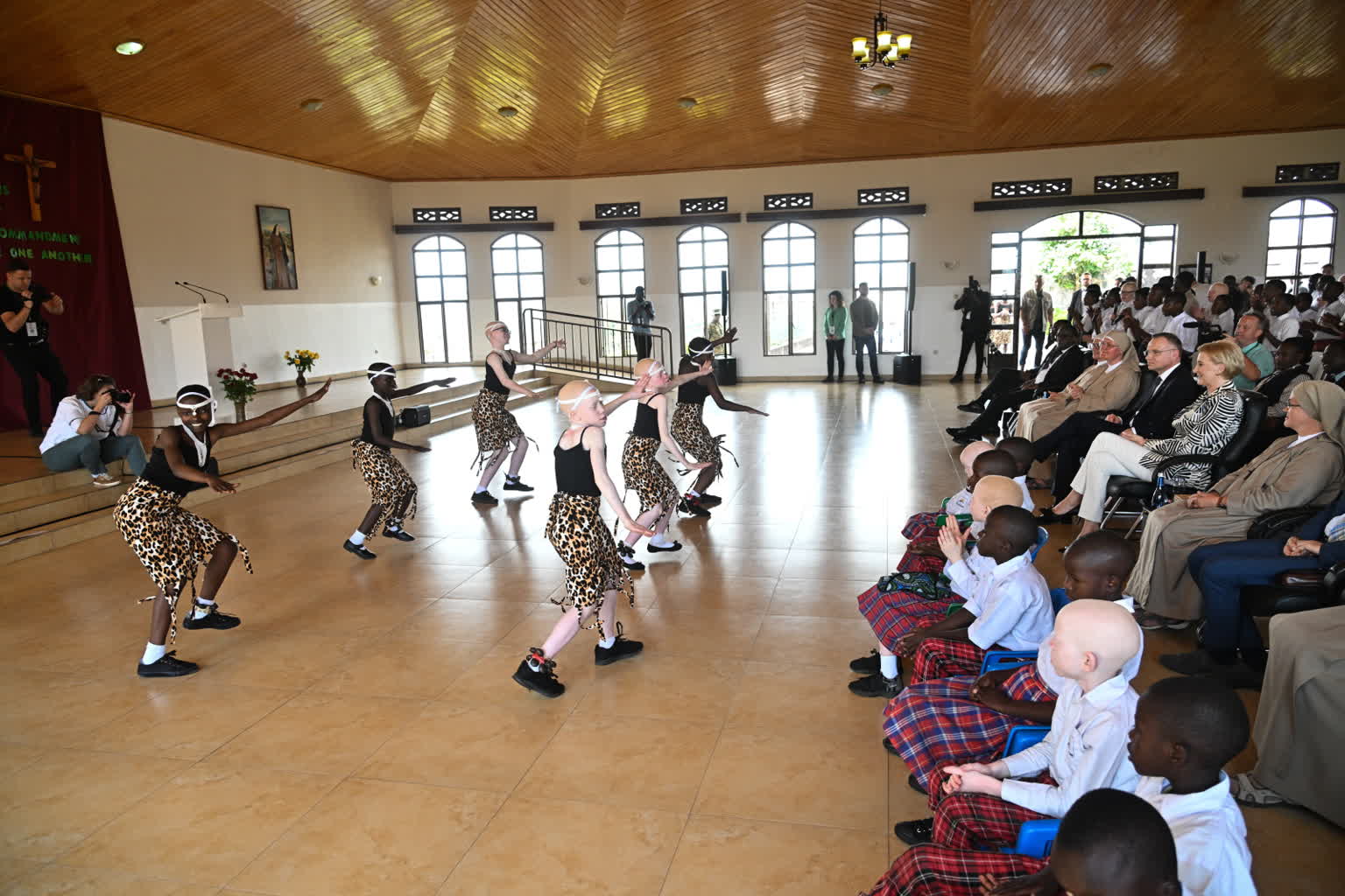Rwanda: prezydent Duda odwiedził ośrodek dla niewidomych dzieci 3 mid-24208337.jpg