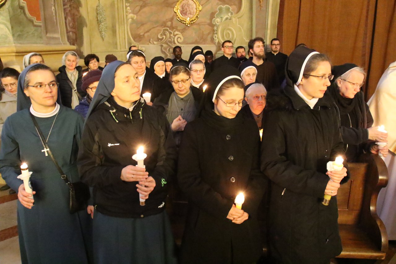 Dziś święto Ofiarowania Pańskiego. To jedyny dzień, kiedy błogosławione są świece 3 pm_KONSEKR018.jpg