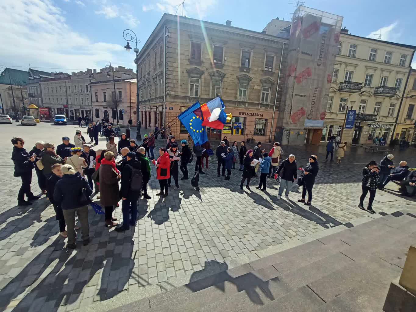 "To trzeba celebrować". Zaśpiewali "Odę do radości" pod lubelskim ratuszem 2 430296678_1133214571013191_9147433176150802915_n.jpg