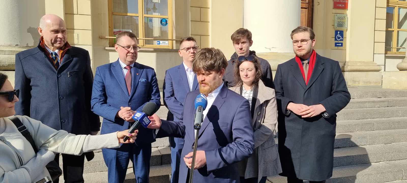 Giełda technologiczna i mieszkania komunalne. Wyborcze pomysły Konfederacji i Bezpartyjnych Samorządowców 2 430823636_757845076318864_5610198549296825052_n.jpg