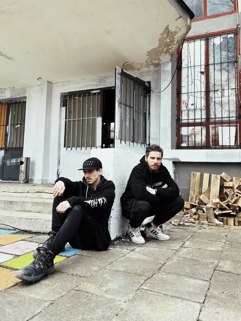 Teksty, które poruszą każdego. Dawny puławski dworzec stał się manifestem młodzieży 2 431585402_1092089492283046_328339556344431131_n.jpeg