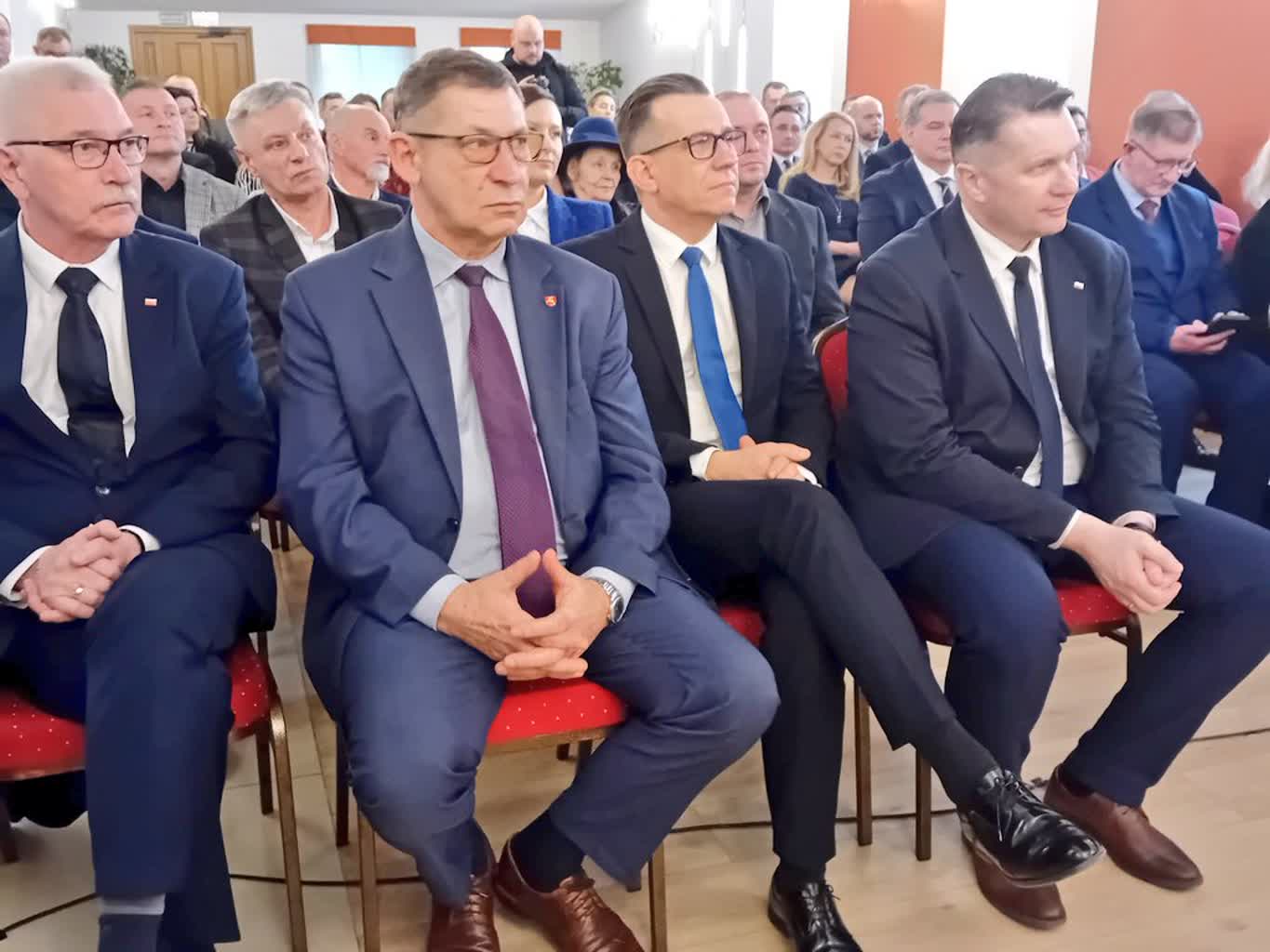 Przemysław Czarnek w Zamościu: Wszyscy widzą, jak rozwija się miasto i region 3 GIPhhkrWEAAuwIV.jpg