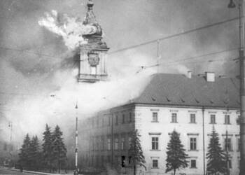 the royal castle in warsaw burning 17.09.1939 2024 03 05 084005