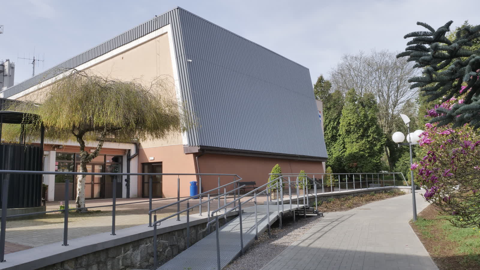 Ogłoszenie na wynajem powierzchni reklamowej 4 _1366641.JPG