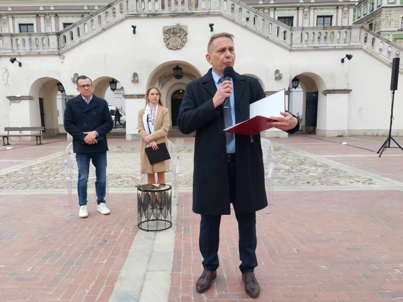 Debata bez oponenta. Prezydent Zamościa spotkał się z mieszkańcami 3 436304739_927594095821313_4947798469847250989_n.jpg