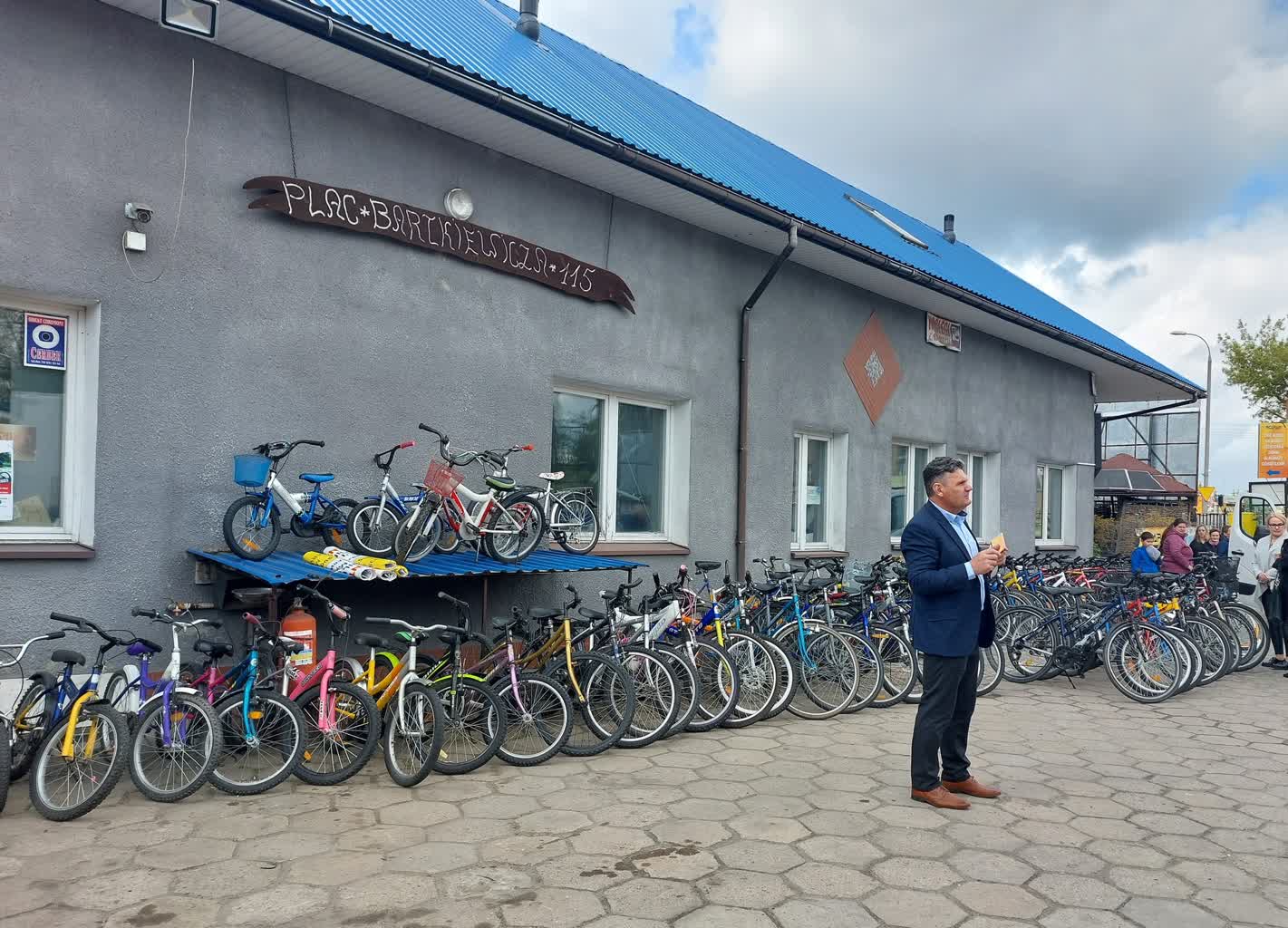 Nowe życie starych rowerów i radość obdarowanych. Kolejna odsłona bialskiej akcji 2 438327794_453256397365133_5876582973884892408_n.jpg