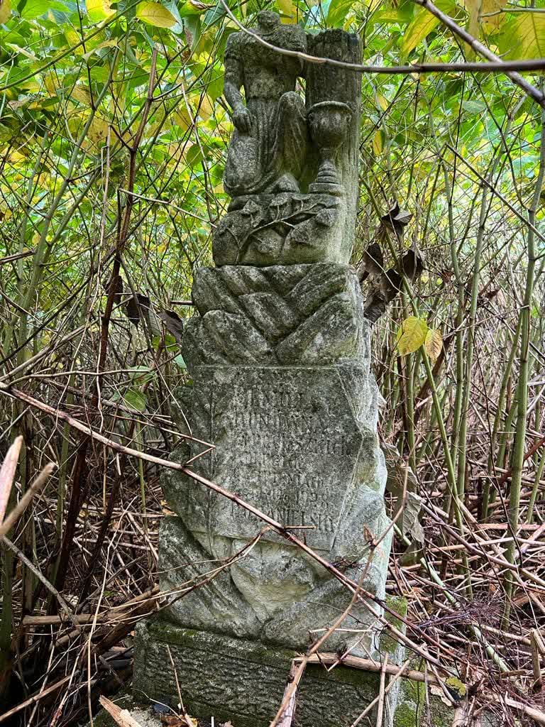 Motocykliści wyruszają na Ukrainę sprzątać polski cmentarz 2 438759432_448851447510410_6134337687321786275_n.jpg