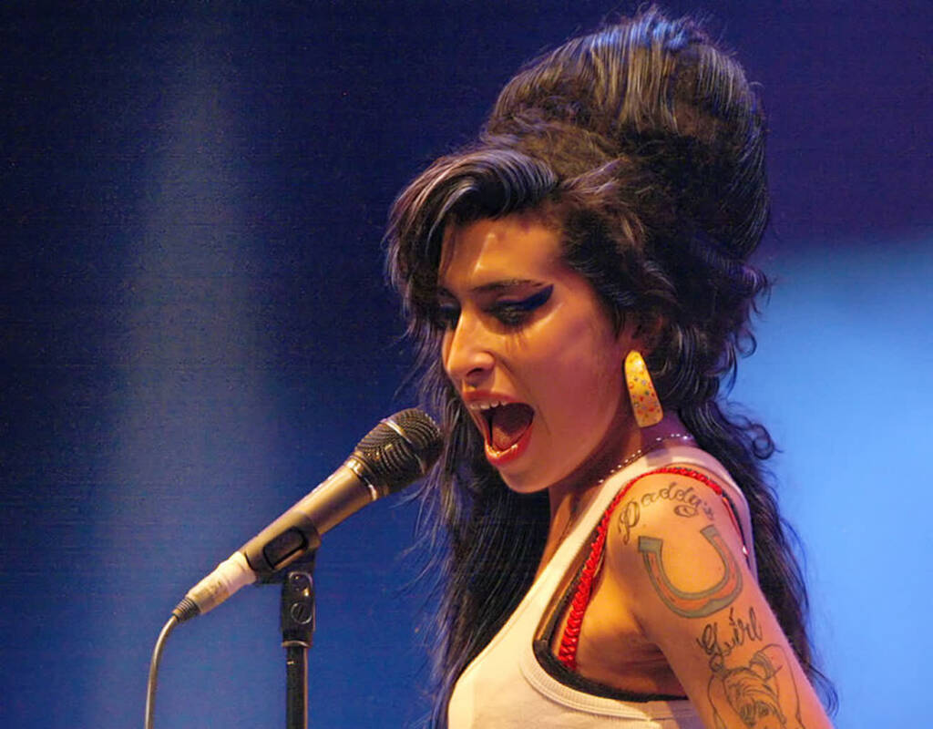 800px amy winehouse f4962007 crop 2024 04 13 081301