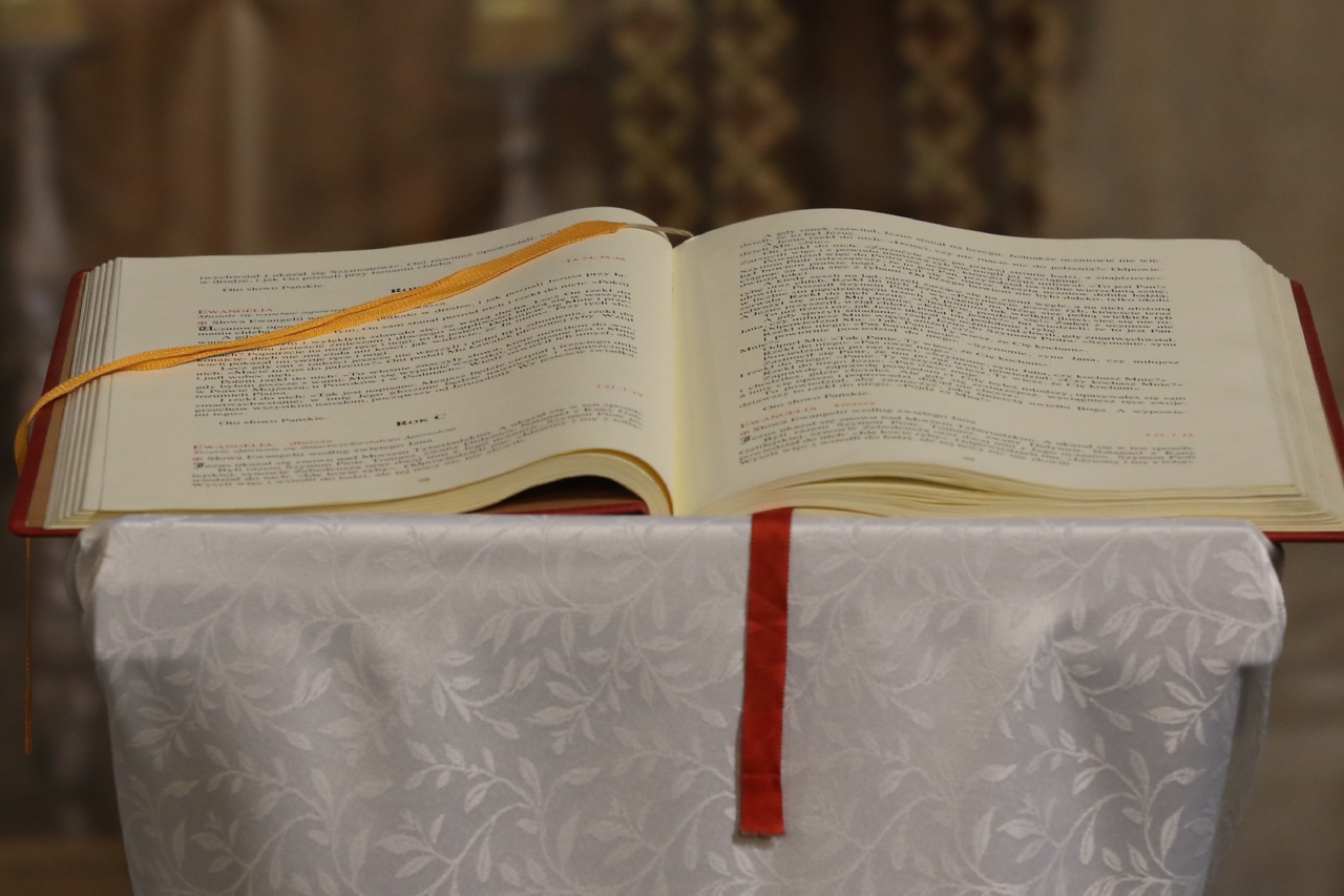 "Lektura Pisma Świętego zmienia nasze życie". Rozpoczął się Tydzień Biblijny 2 pm_PISMO-180421-017.JPG