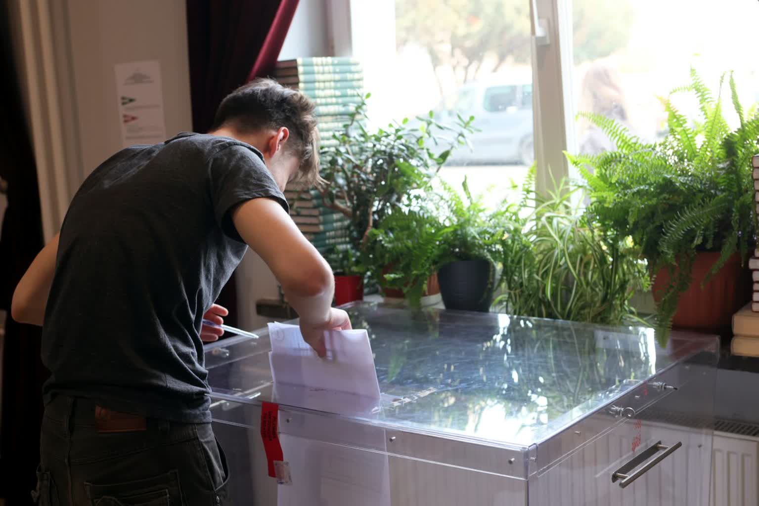 Lubelskie i Lublin z wysoką frekwencją wyborczą na godzinę 12.00 2 pm_SWIDNIK-070424-002.jpg