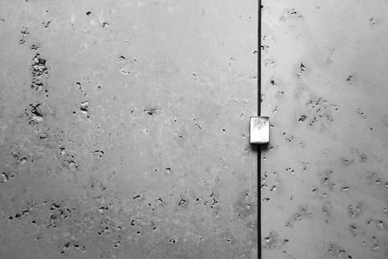 Beton architektoniczny jako aranżacja ściany 2 radio.lublin.pl 1.png