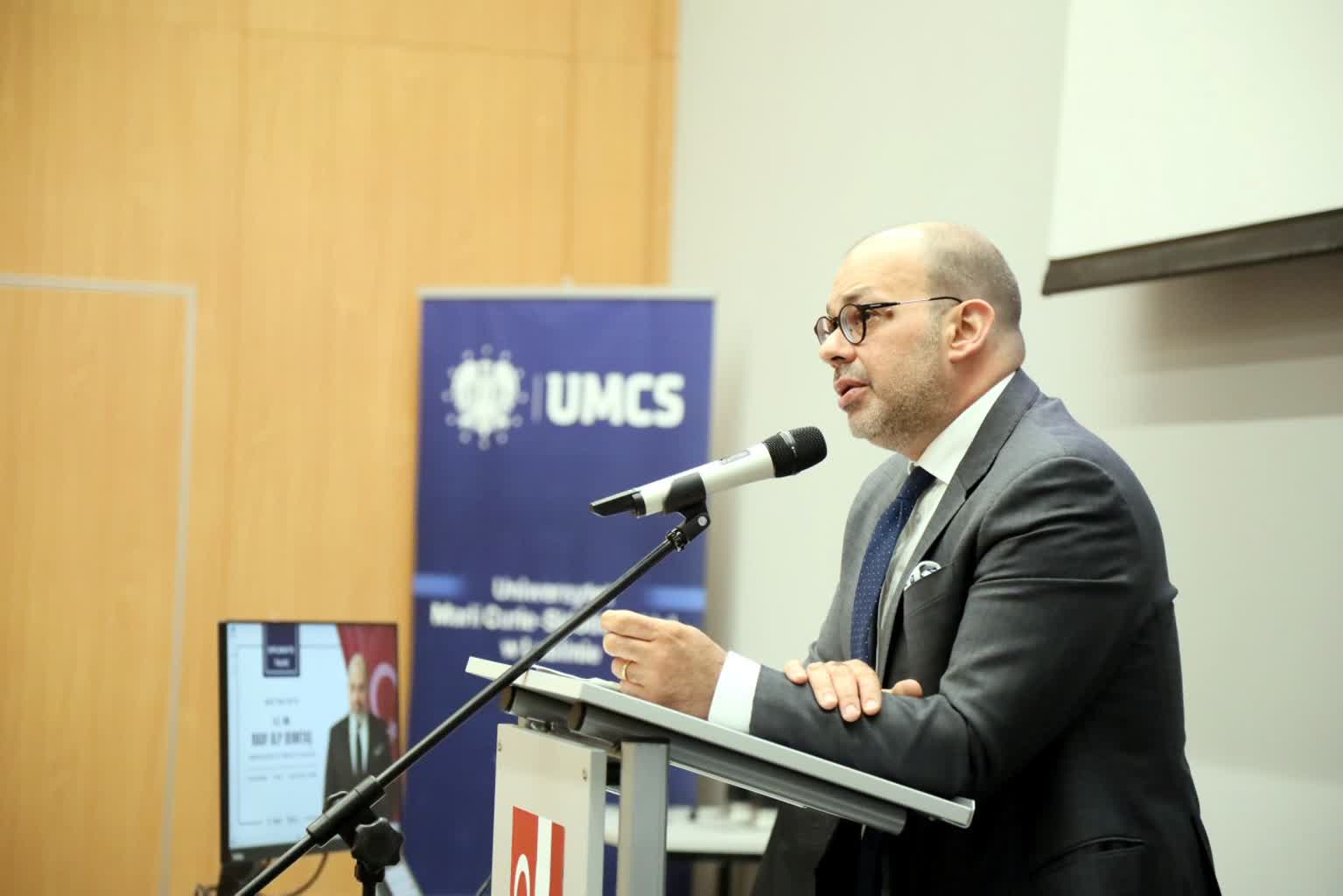 Ambasador Turcji z wizytą w Lublinie. Spotkał się ze studentami 2 turcji1.jpg