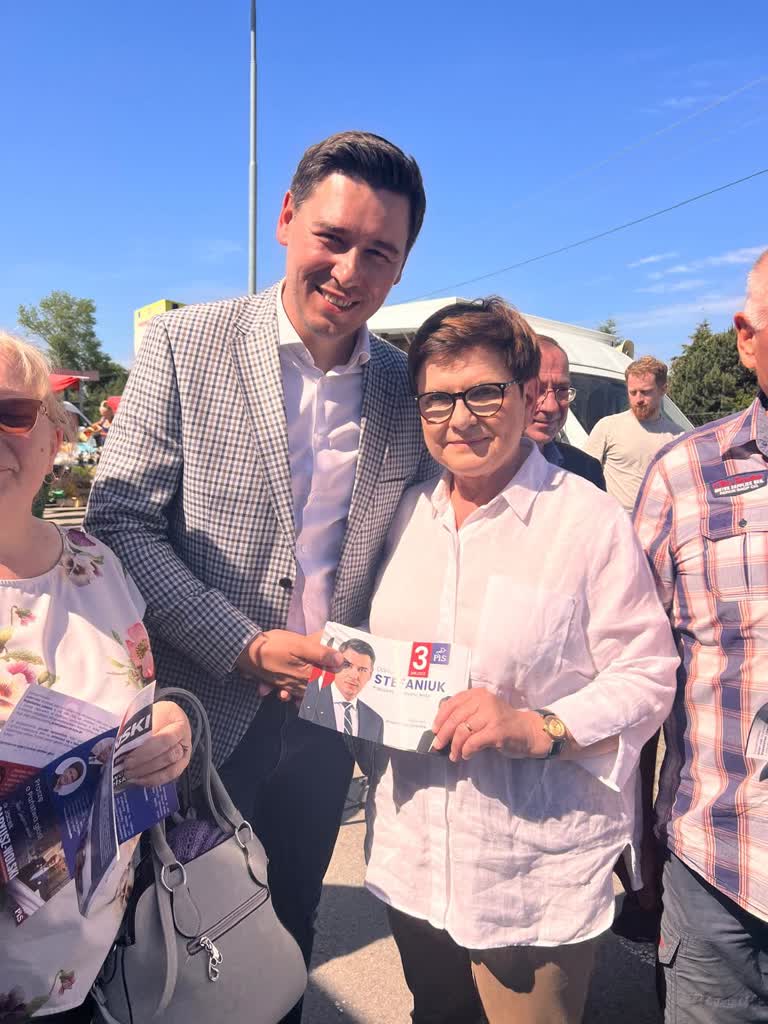 Politycy PiS w Parczewie i Lublinie. Zbierają podpisy pod ustawą 2 444780814_857697839513539_683032572450388312_n.jpg