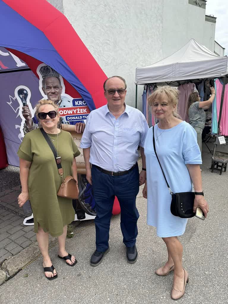 Politycy PiS w Parczewie i Lublinie. Zbierają podpisy pod ustawą 3 445234618_972929794285824_2643631697388770732_n.jpg