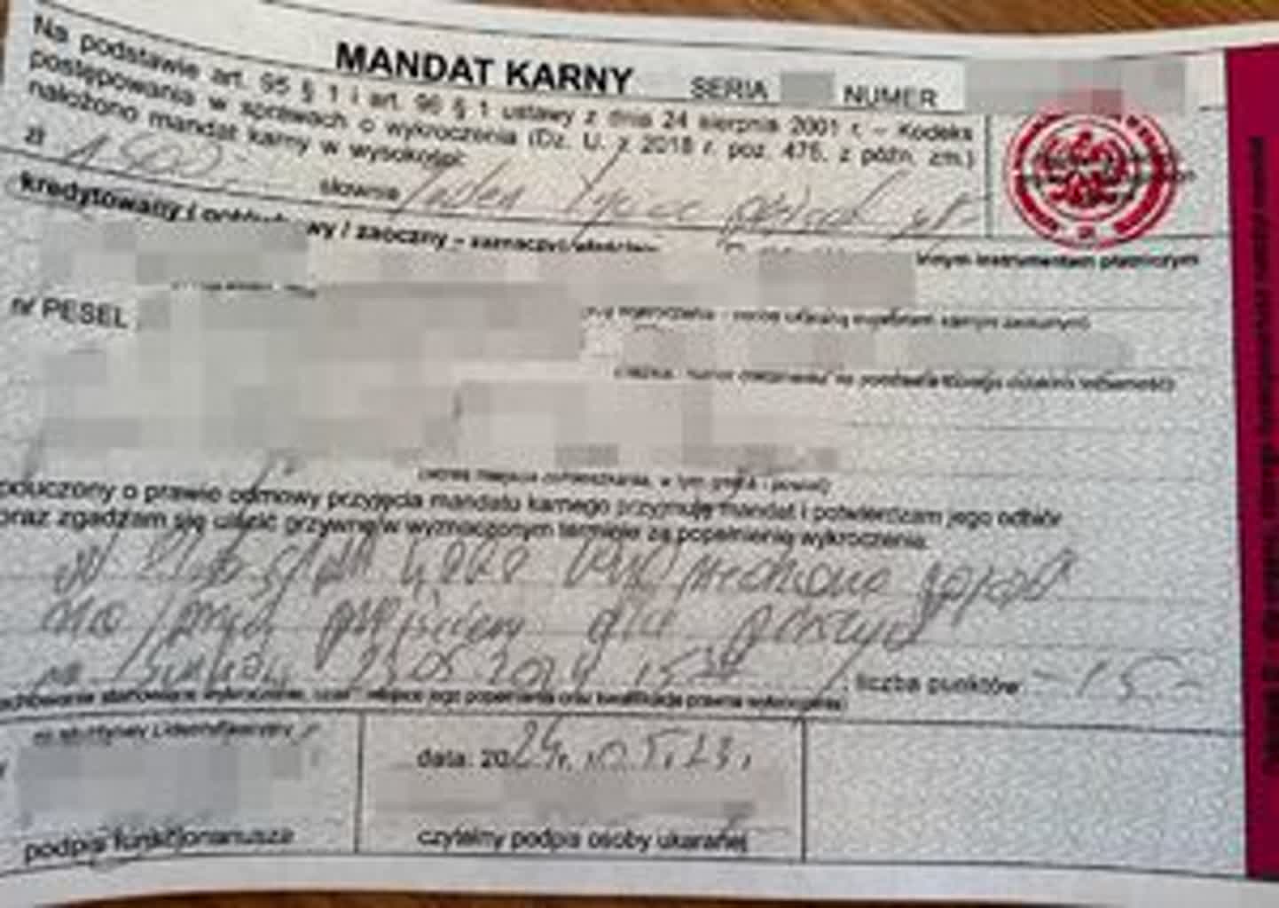 Wyprzedzał na przejściu dla pieszych, dostał wysoką karę 2 Mandat.jpg