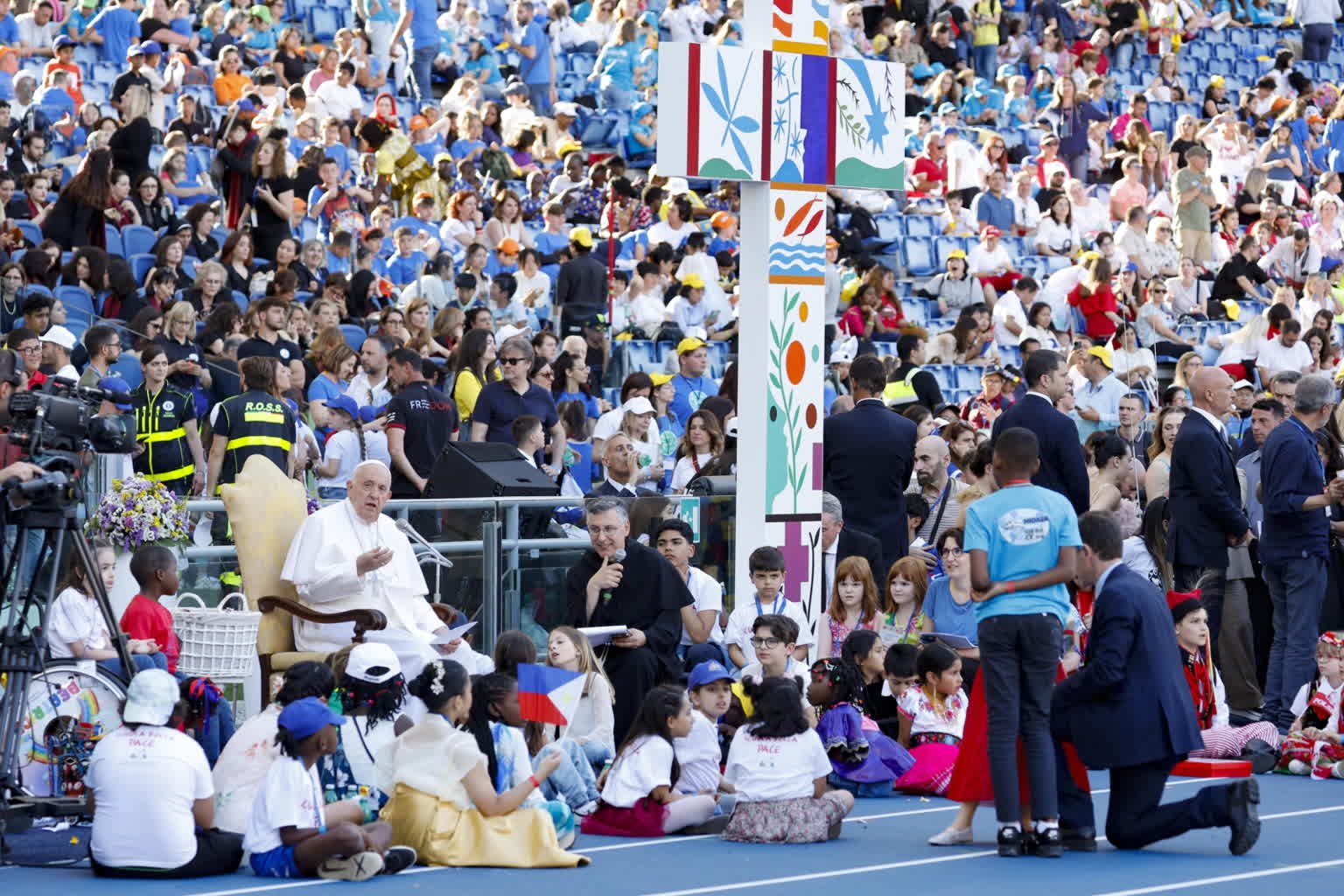 Papież podczas I Światowych Dni Dzieci: Szczególnie módlcie się o pokój 2 mid-epa11369258.jpg