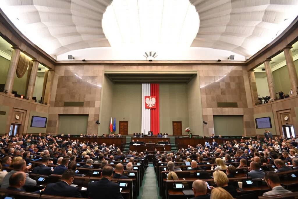 Sejm uchwalił ustawę o wakacjach składkowych 1 sejm 2024 05 09 210434