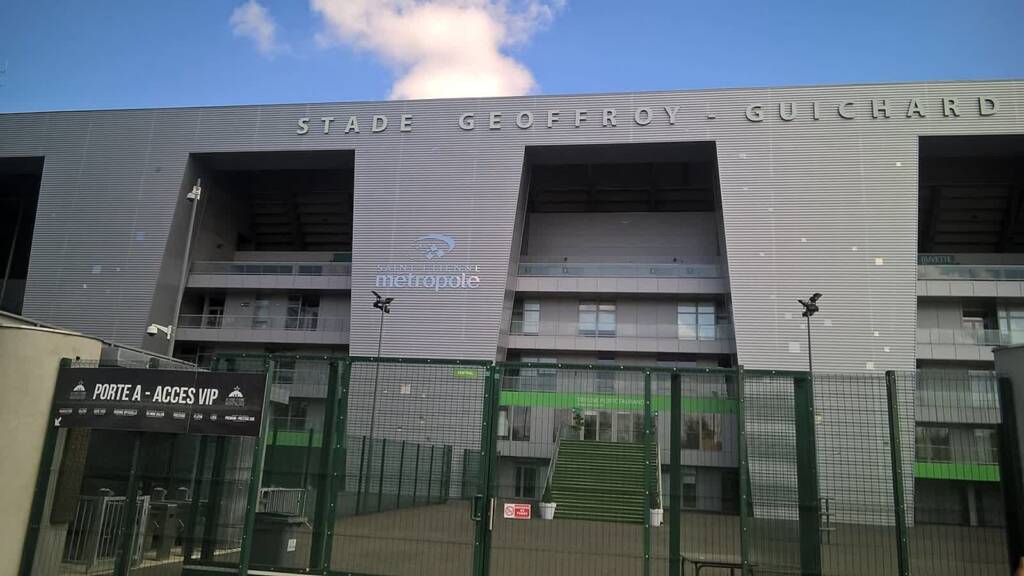 stade geoffroy guichard vu de lexterieur en 2017 2024 05 31 183336