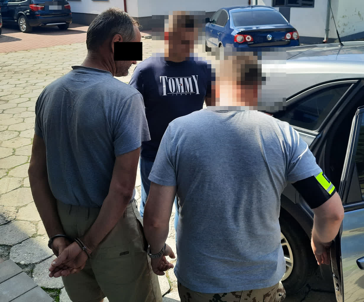 Wsiadł za kółko na podwójnym gazie i potrącił motocyklistkę 2 348-243661.png