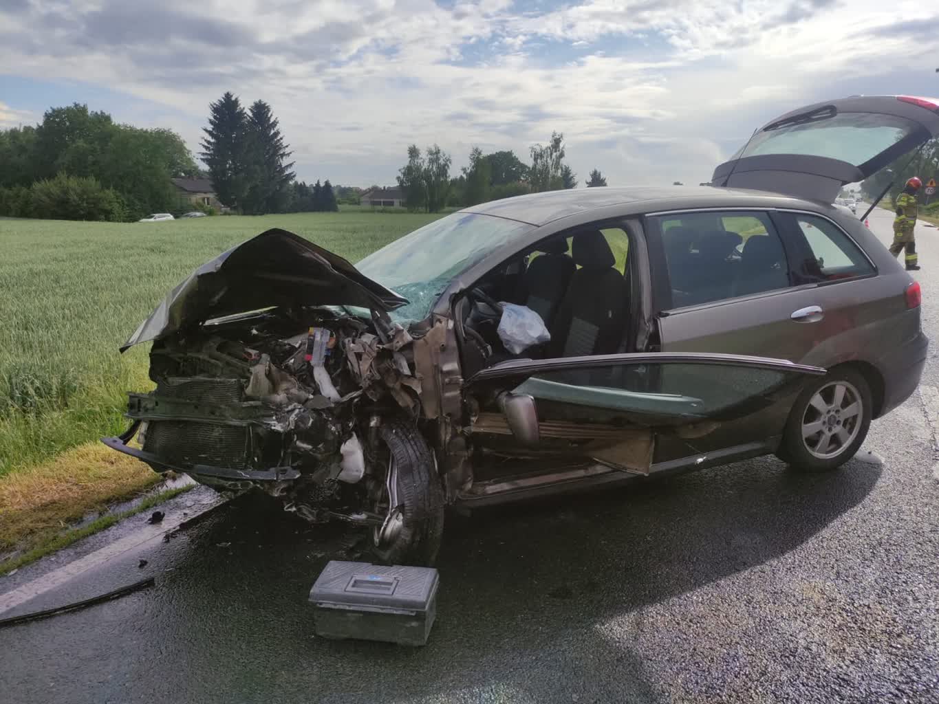 Ciężarówka uderzyła w wiadukt. Utrudnienia na DK 19 3 447414958_397809236598629_5849248031093031580_n.jpg