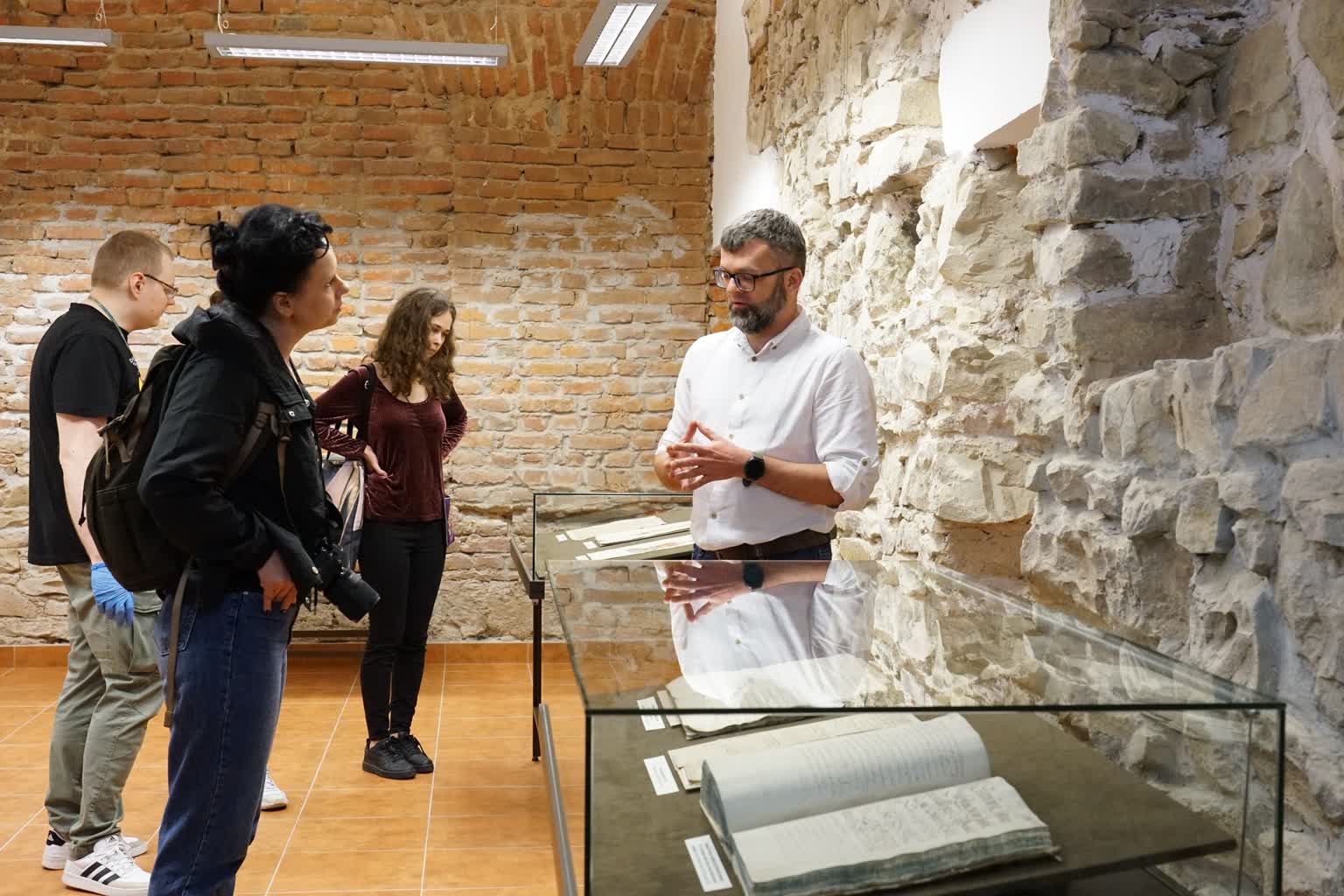 Konkursy, warsztaty i Fotodzień. Archiwum Państwowe w Lublinie otworzyło drzwi 2 447961031_847405670752956_4216206189882476309_n.jpg