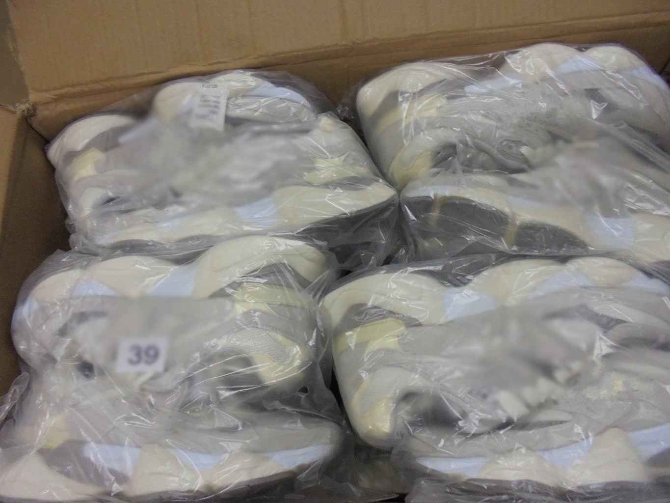 Podrabiane buty z Chin zatrzymane na granicy 2 article.jpg