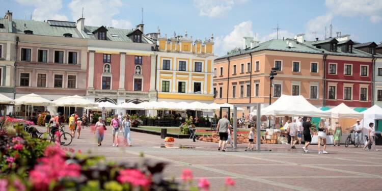 2023-07-15T12:35:37:67 ,  Fot. Piotr Michalski  2023.07.15. ZAMOSC . SPECER ULICAMI ZAMOSCIA . 
FOT. PIOTR MICHALSKI