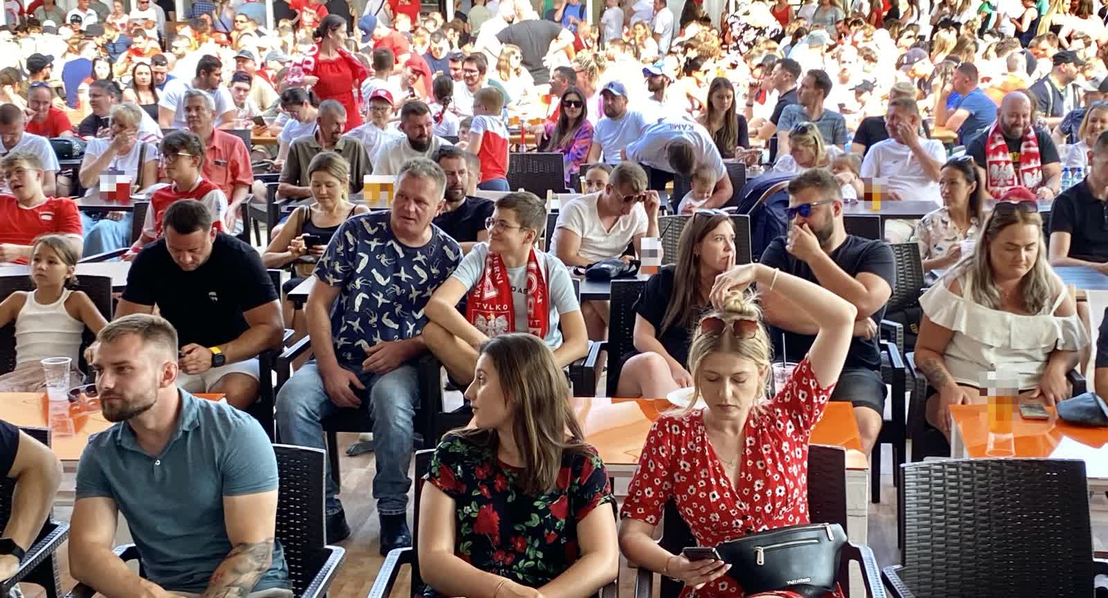 "Trzeba wspierać naszych". Lubelska strefa kibica przed meczem Polska-Holandia 2 strefa 1.jpg