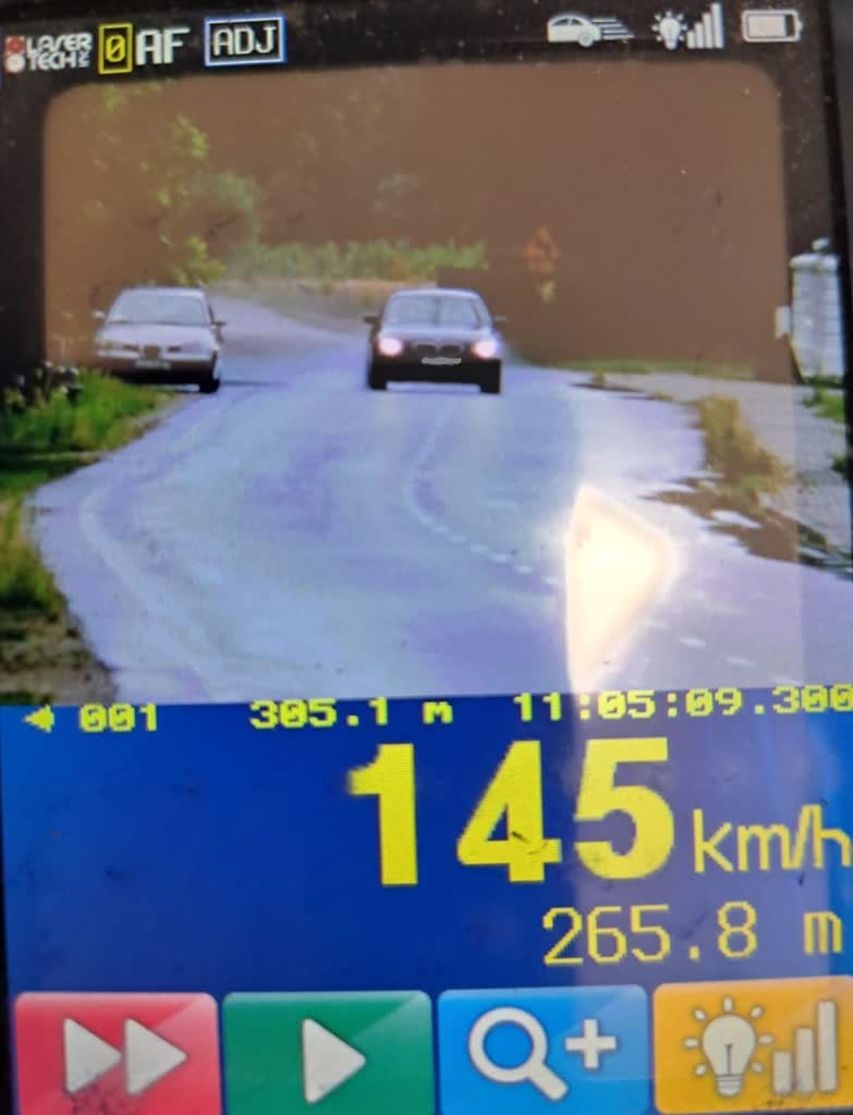 Prowadził po alkoholu, przekroczył prędkość. 23-latek stracił prawo jazdy 2 352-246339.jpg