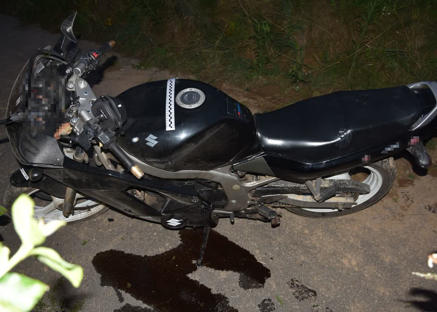 Pościg i areszt. Motocyklista bez uprawnień potrącił policjanta 2 355-247620.jpg