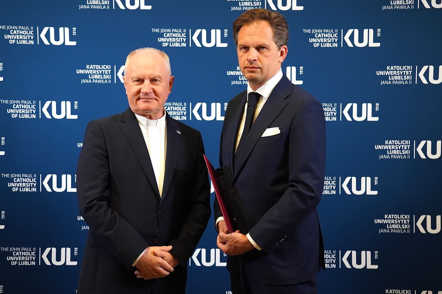 KUL ma nowego prorektora. To znany kardiochirurg 2 449437452_122133341180270685_527231830613284243_n.jpg