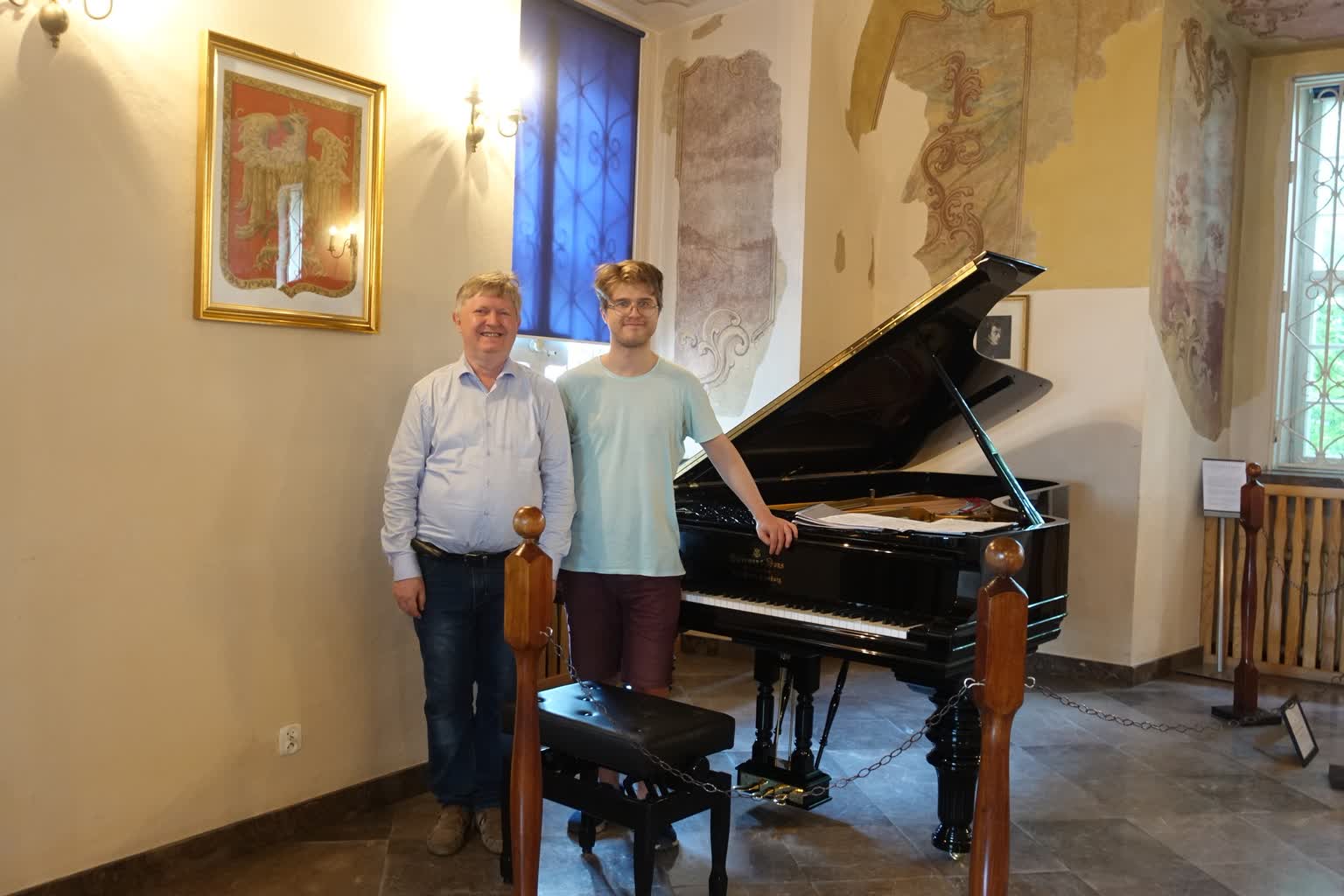 Wirtuoz zagra na XIX-wiecznym fortepianie. Wyjątkowy koncert w Krasnymstawie 2 450473528_8089068351160162_1331095710361203647_n.jpg