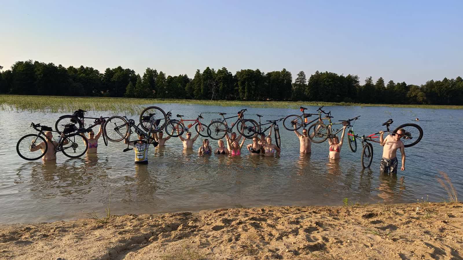 Rowerem po zdrowie. Pasja i profilaktyka 2 450563322_788344216746191_1857928691766470525_n.jpg