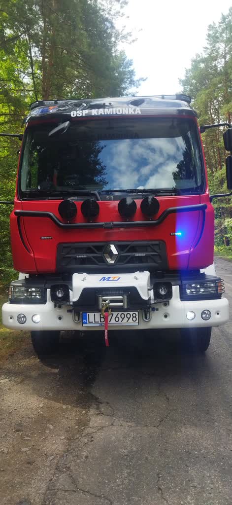 Strażacy ochotnicy pomogli rannej sarnie 2 452929869_805937391648141_4460090123107042290_n.jpg