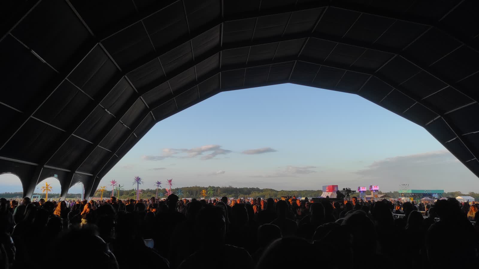 4 dni muzycznej radości - relacja z Open'er Festival 24 10 Widok z wnętrza Alter Stage