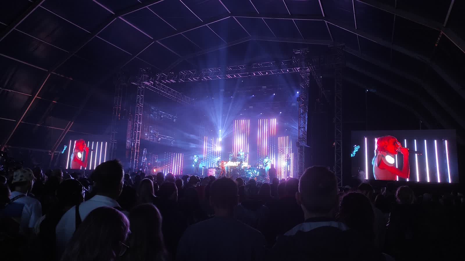 4 dni muzycznej radości - relacja z Open'er Festival 24 11 L'imperatrice na Alter Stage