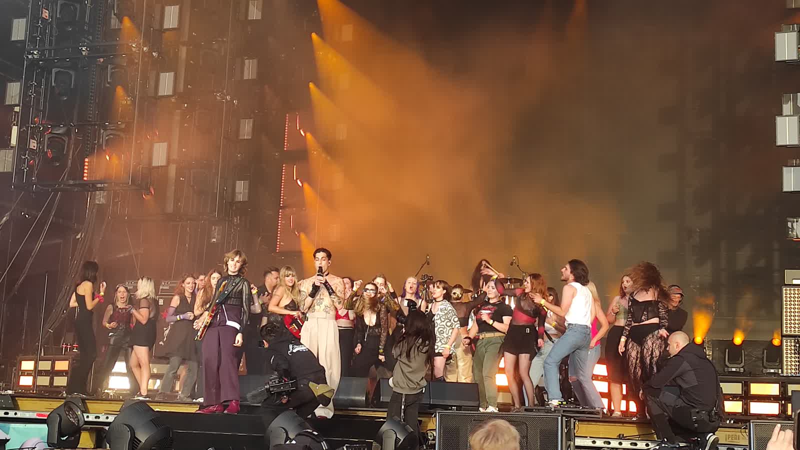 4 dni muzycznej radości - relacja z Open'er Festival 24 9 Maneskin z fanami na Main Stage