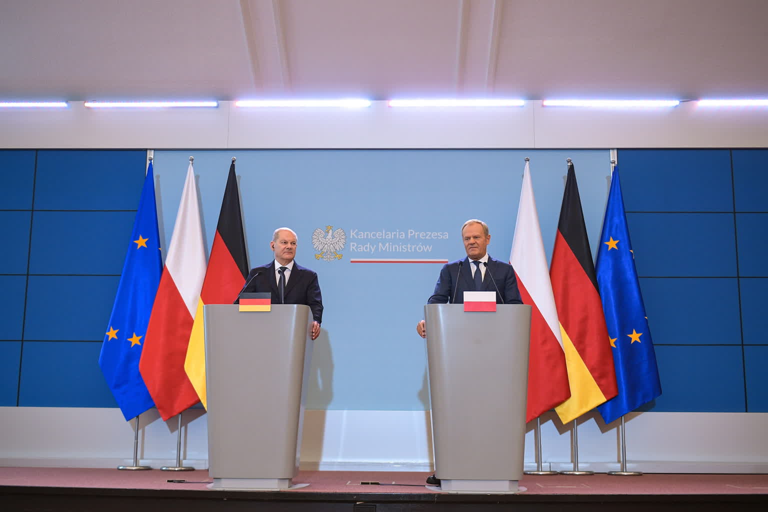 Scholz: Niemcy będą starały się realizować wsparcie na rzecz osób ocalałych z okupacji 2 mid-24702201.jpg