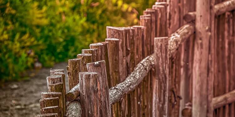 wooden fence 3519379 1280 2024 07 05 153450