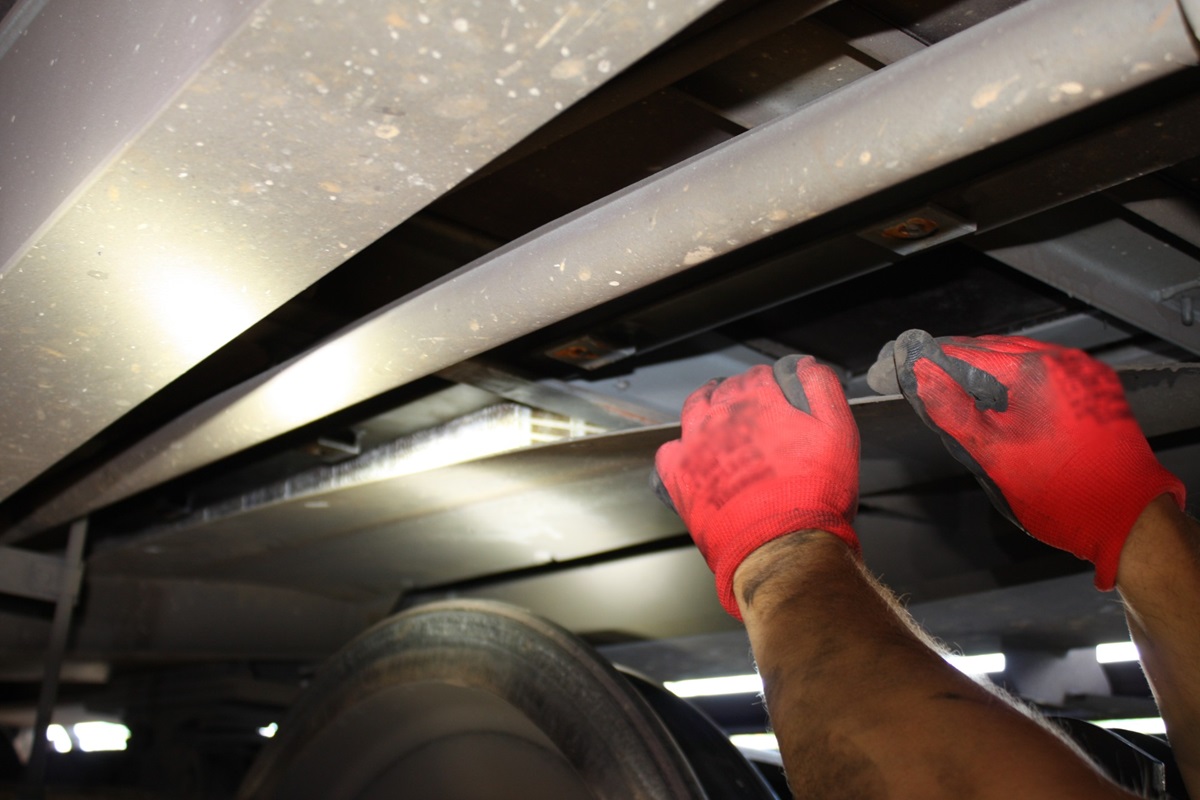 Papierosy pod pociągiem i w agregacie chłodniczym. Przemyty udaremnione 3 20240808-papierosy (2).JPG