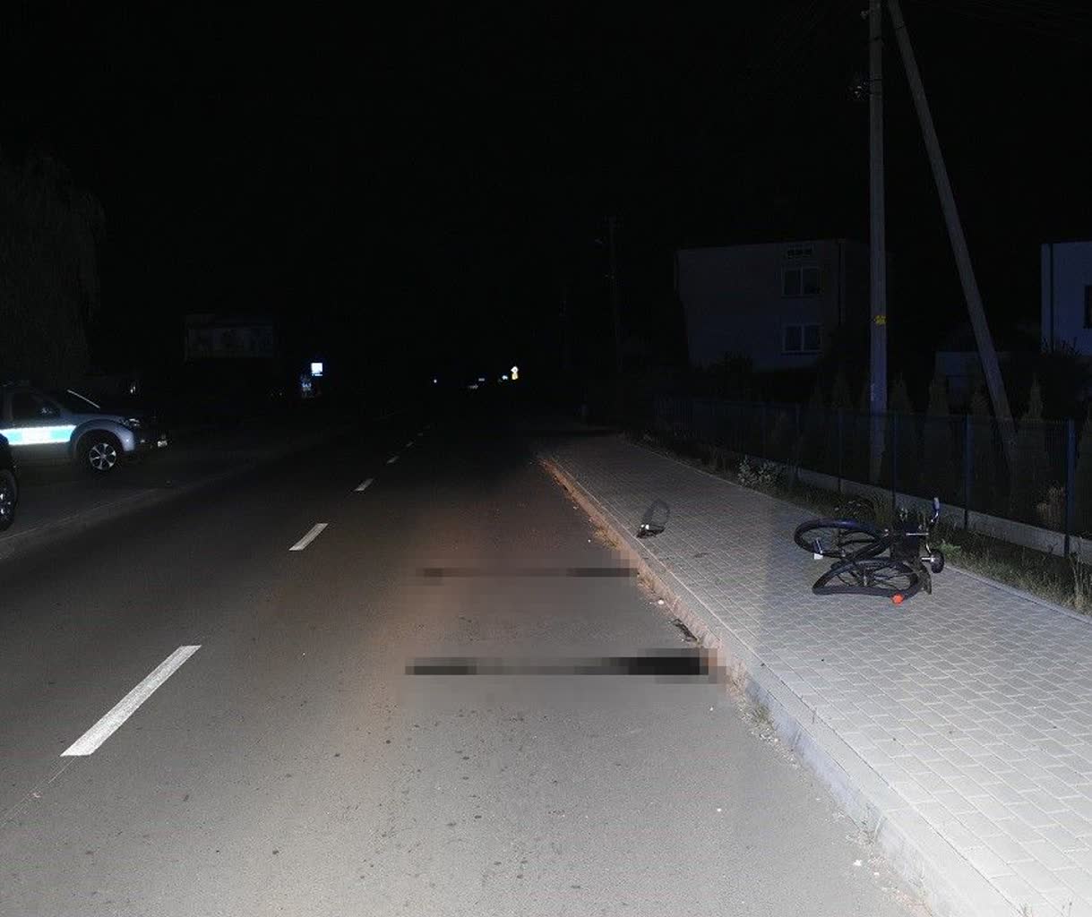 Potrącił rowerzystkę i odjechał. Policja poszukuje kierowcy 2 343-248936.jpg