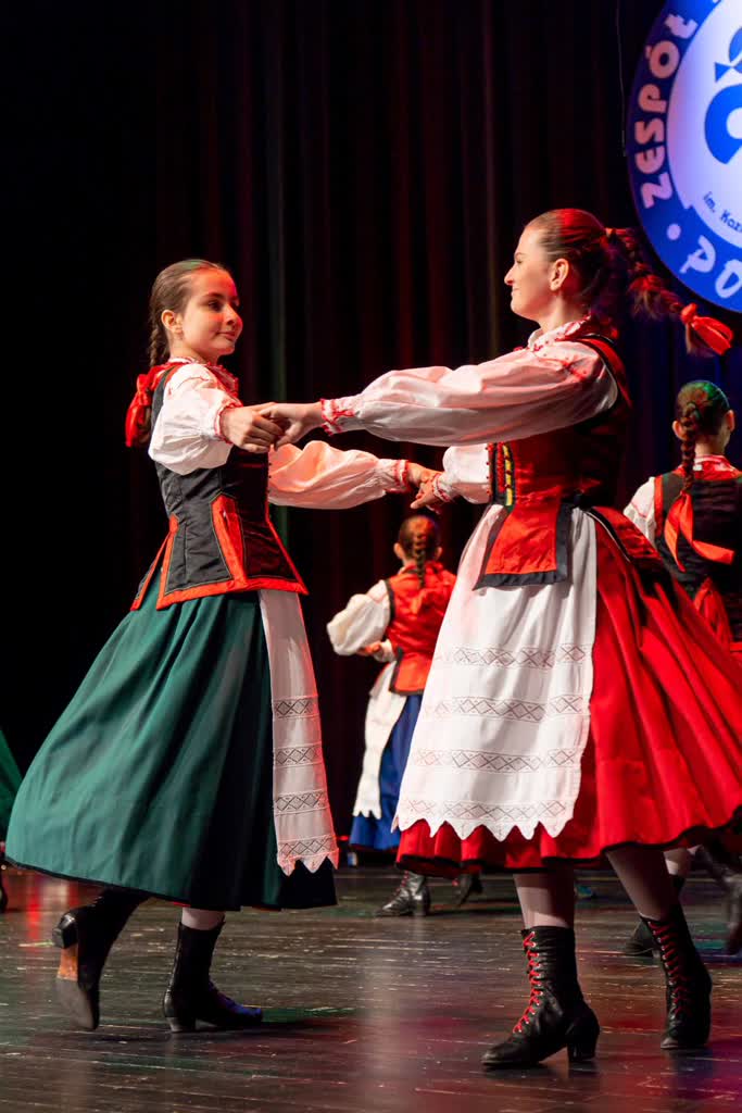 Folklor w dziecięcym wydaniu. Rozpoczyna się międzynarodowy festiwal w Puławach 2 453414952_786000697030453_6201974541392912703_n.jpg