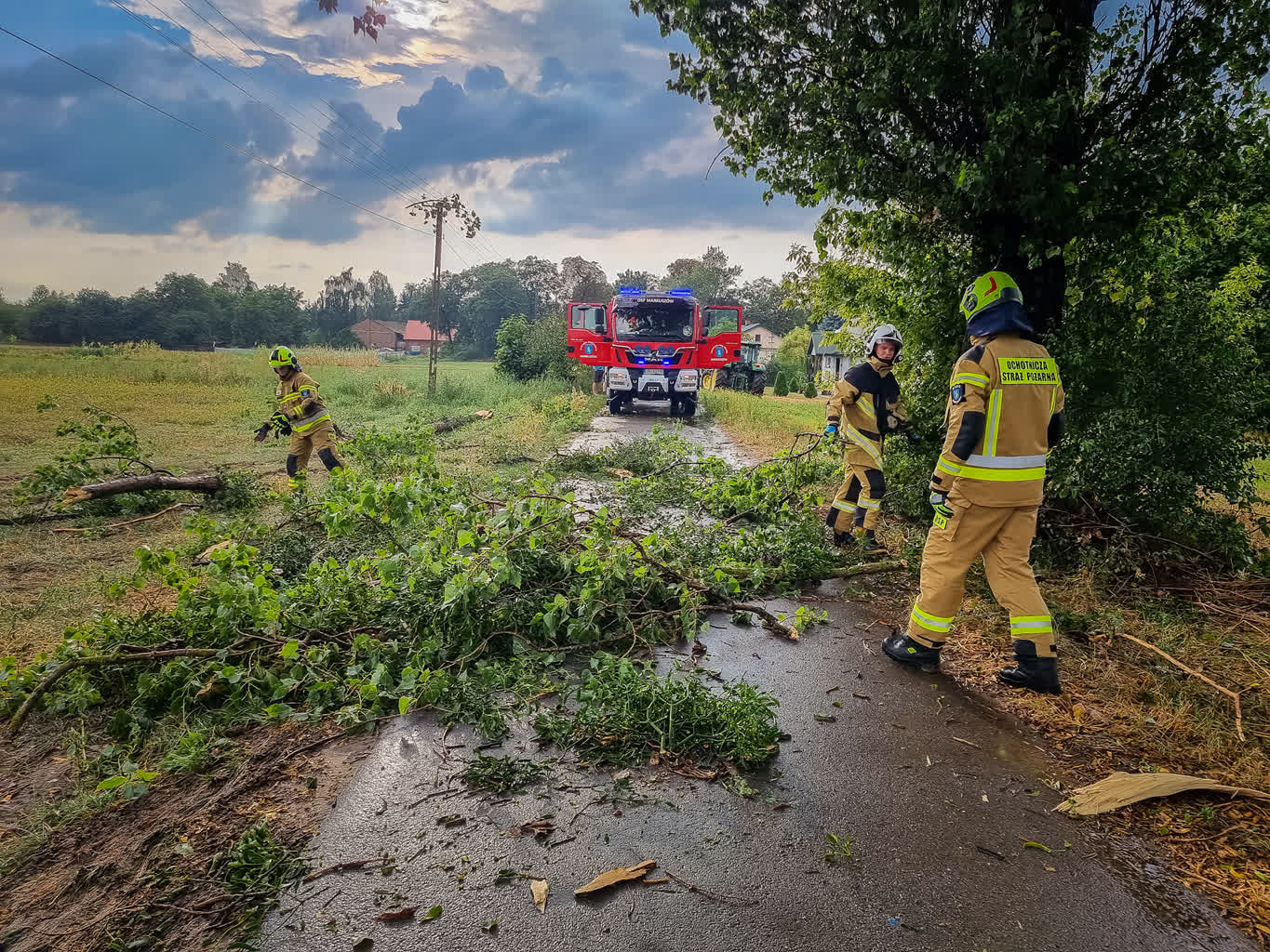 Skutki burz w Lubelskiem. Niemal 200 interwencji strażaków z regionu 2 456144135_896096065883094_4201403920715152041_n.jpg