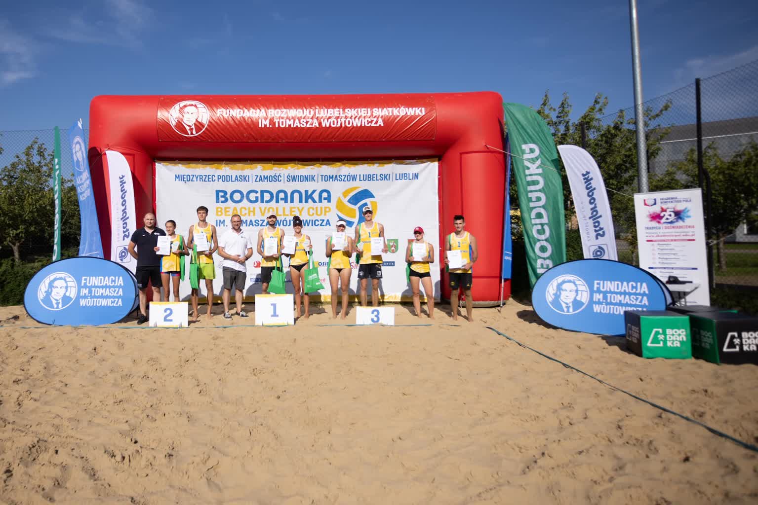 Wygrana „na luzie”. Znamy zwycięzców Bogdanka Beach Volley Cup 2 bogdanka 1.jpg
