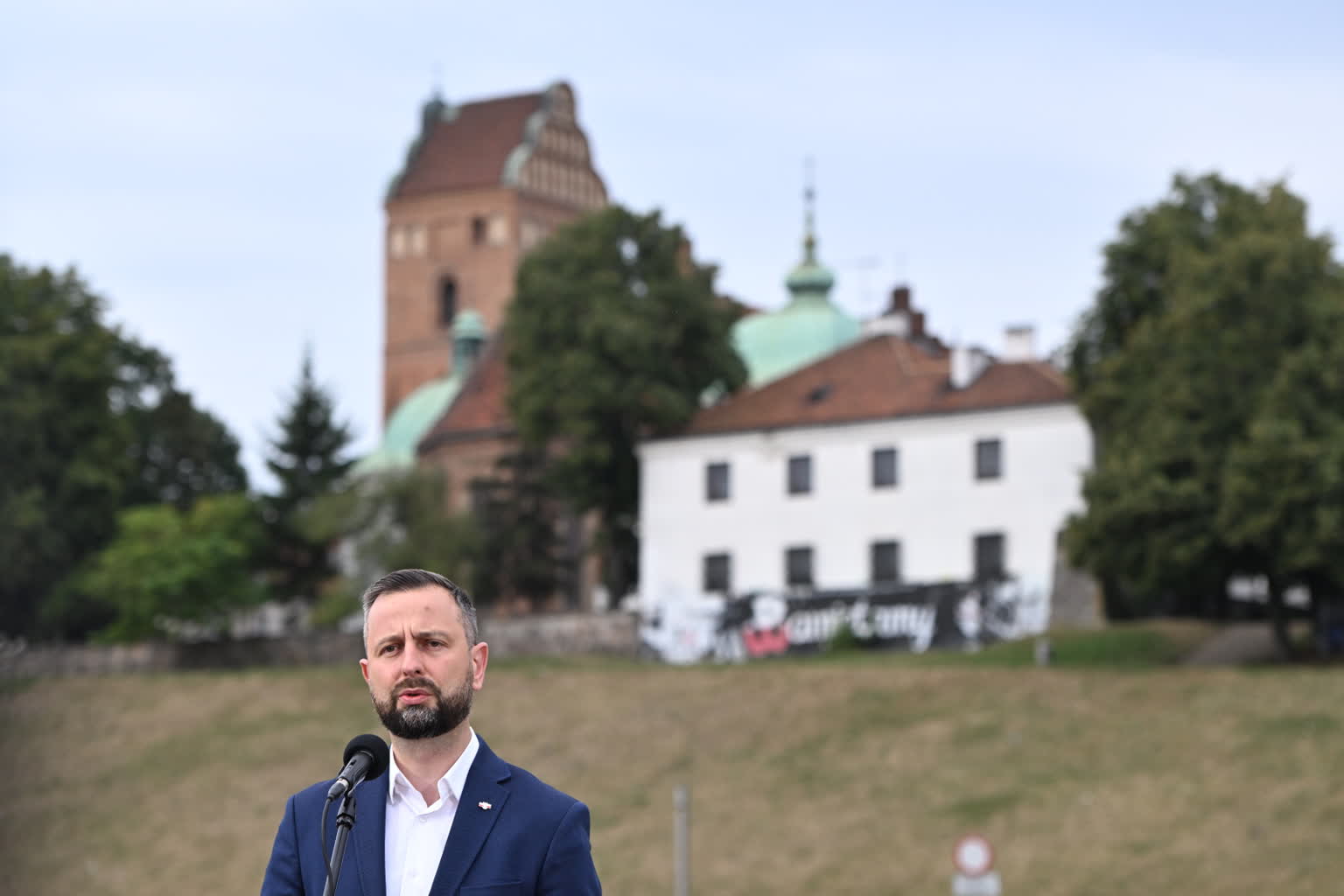 Szef MON zapowiada zakup nowoczesnego sprzętu dla Wojska Polskiego 2 mid-24811064.jpg