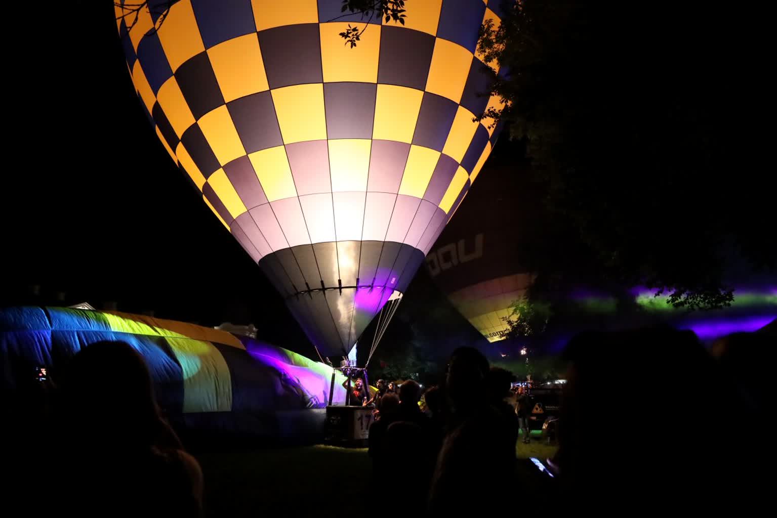 "Nie ma tu miejsca na romantyczny lot". Trwają zawody balonowe w Nałęczowie 2 pm_balony-090824-036-2024-08-10-005318.jpg